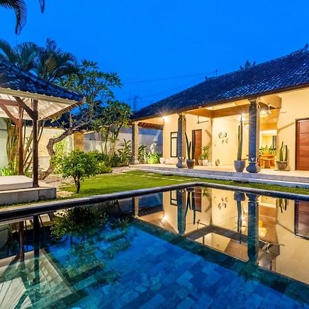 Villa Damai Oasis In The Heart Of Seminyak Exterior photo